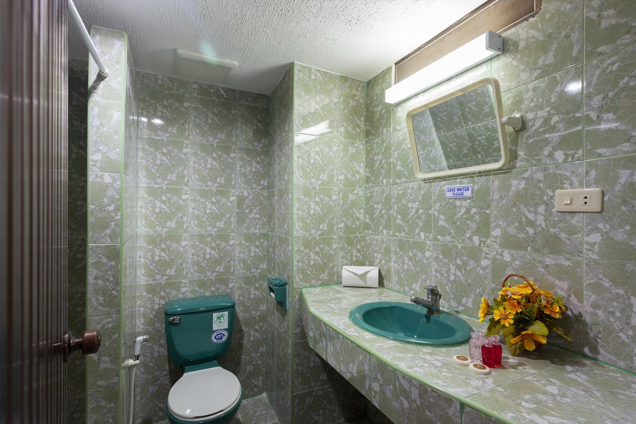Simple Boutique Seabreeze Hotel Patong Ngoại thất bức ảnh
