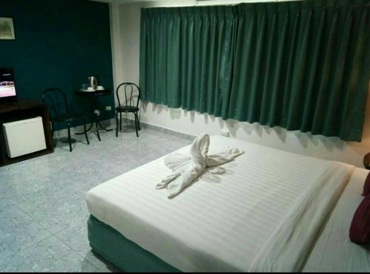 Simple Boutique Seabreeze Hotel Patong Ngoại thất bức ảnh