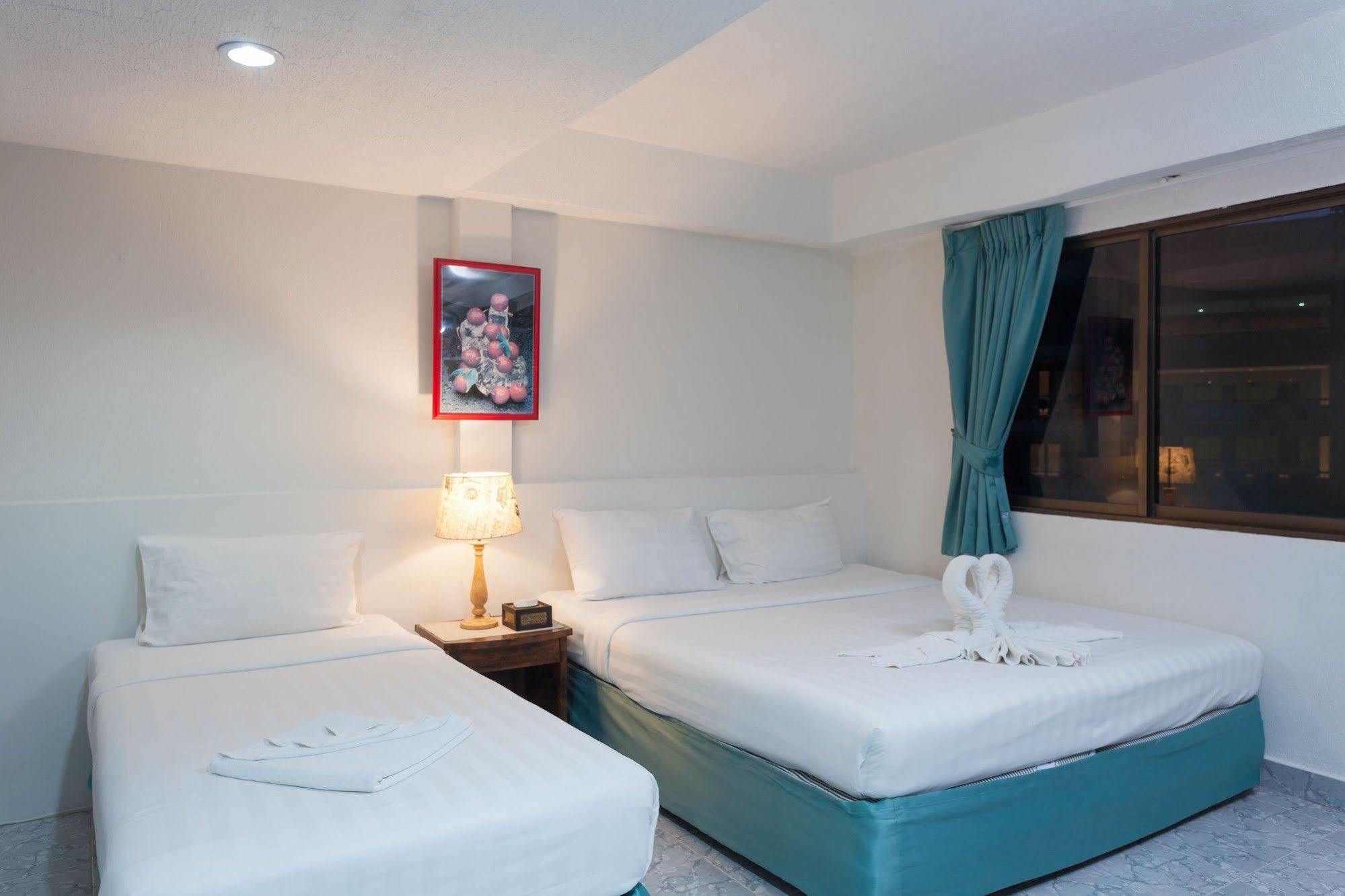 Simple Boutique Seabreeze Hotel Patong Ngoại thất bức ảnh