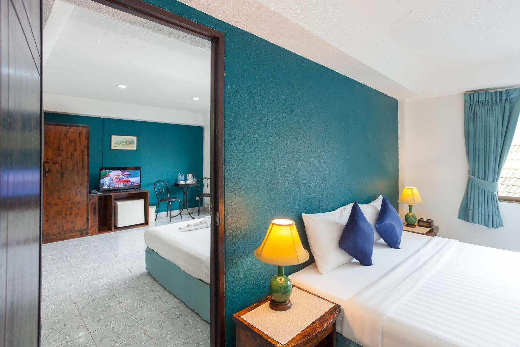 Simple Boutique Seabreeze Hotel Patong Ngoại thất bức ảnh