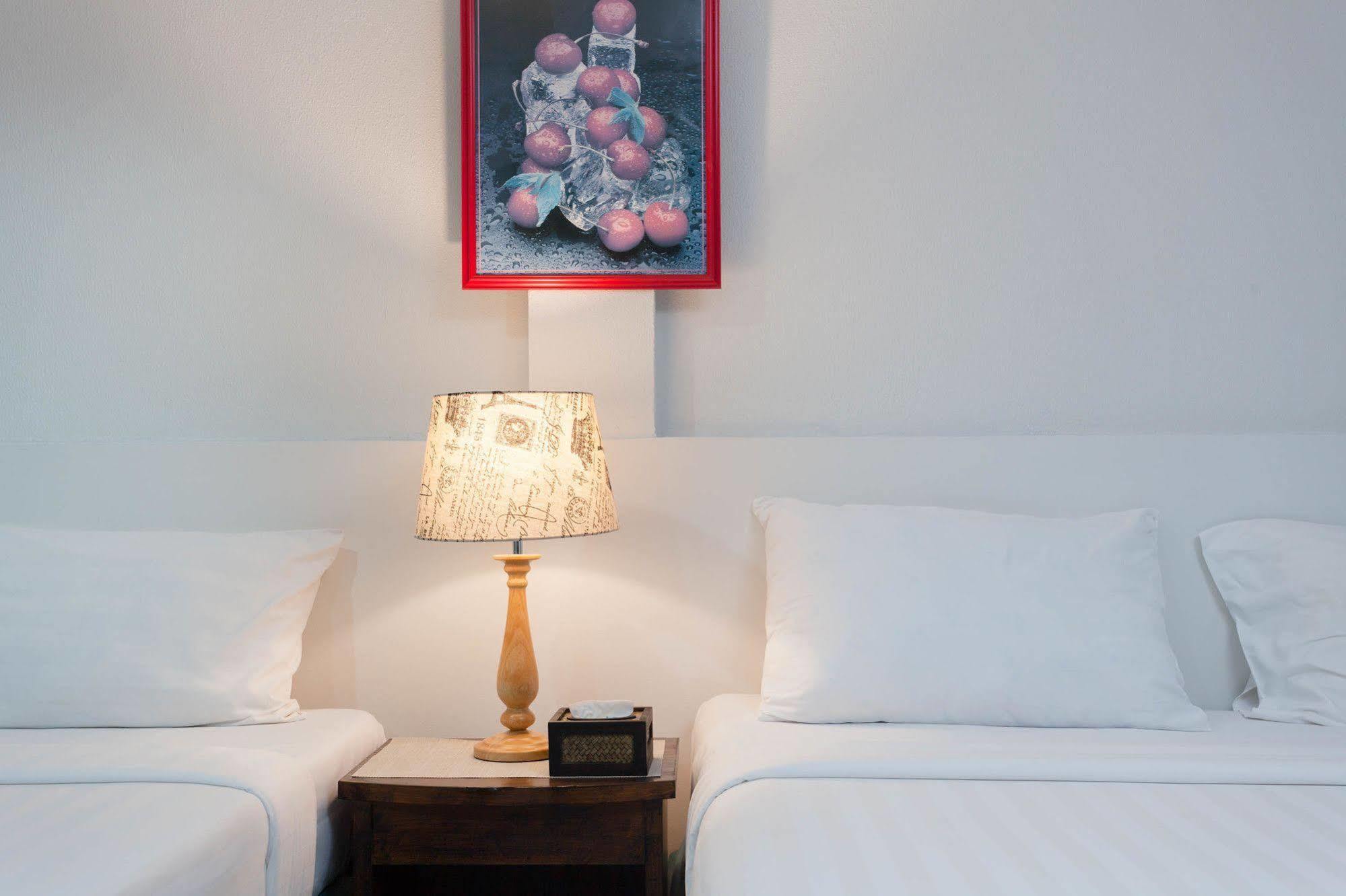 Simple Boutique Seabreeze Hotel Patong Ngoại thất bức ảnh