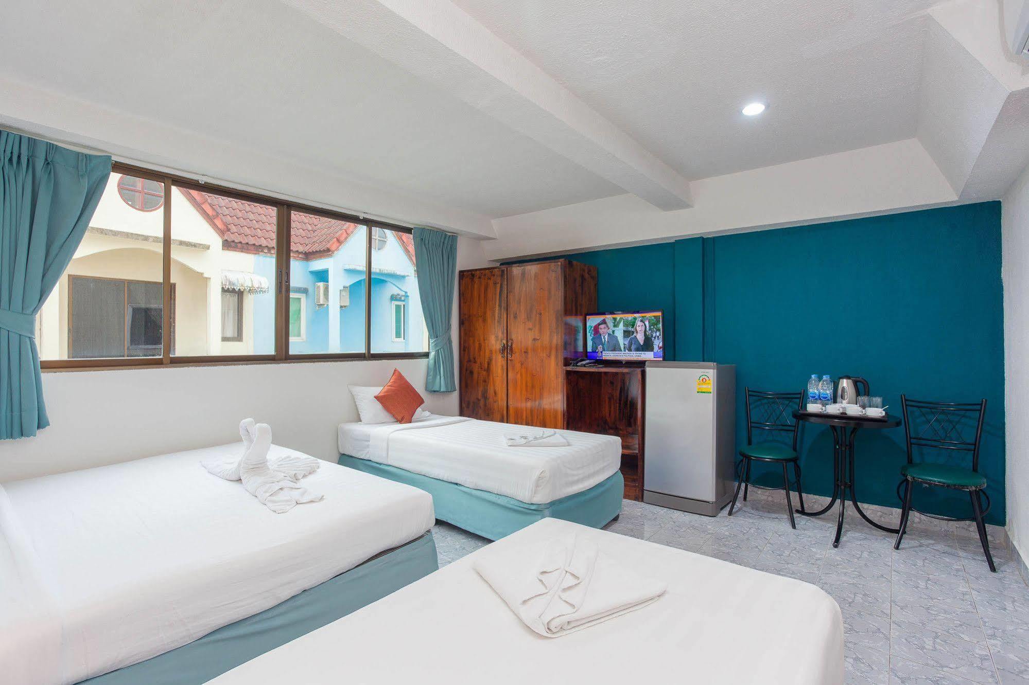 Simple Boutique Seabreeze Hotel Patong Ngoại thất bức ảnh